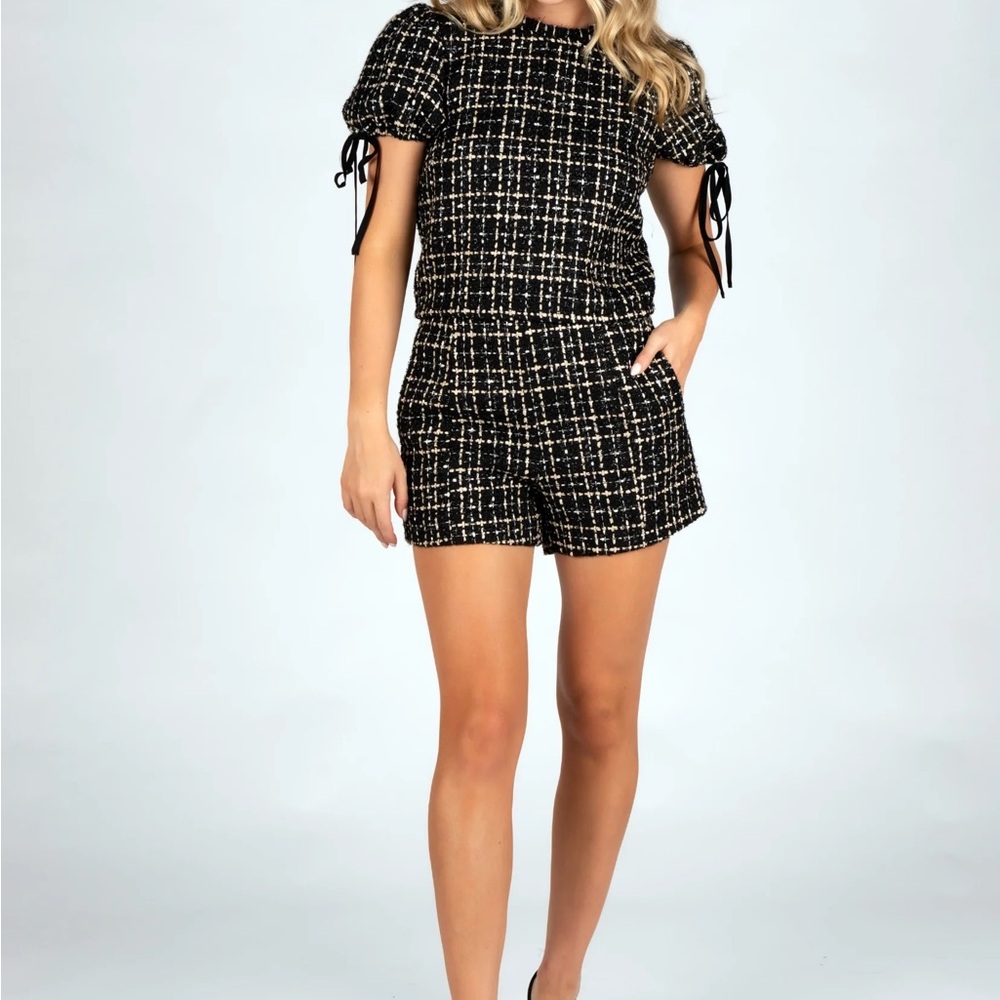 sincerely ours Black, White, Gold Tweed Shorts NWT size small